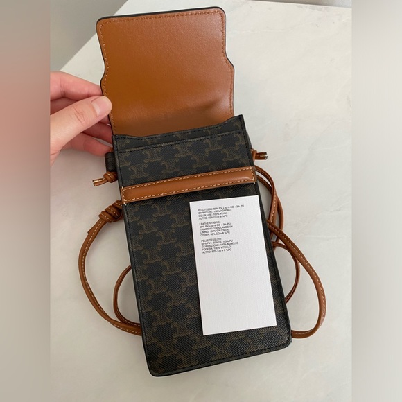 (850) Brand new Celine Triomphe Phone Pouch - Picture 6 of 9
